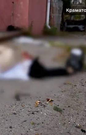 Decenas de Muertos por las Calles Tras UN Ataque Ruso en una Parada de Autobús en Ucrania