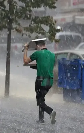 Meteoroloji Uyardı: Üç İlde Yağış Çok Kuvvetli Olacak
