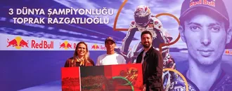 Castrol, sanat ve sporu "Işığın ve Rengin Yolculuğu" eserinde buluşturdu