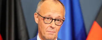 El Canciller Friedrich Merz Descarta Retirarse Tras el Desastre Electoral de la CDU y Promete Seguir Adelante con las Reformas