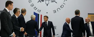 Emmanuel Macron Convoca A Los Aspirantes Presidenciales Para Informarles Del "Rápido Deterioro De La Situación Internacional"