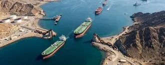 İran: Hürmüz Boğazı'nda İki Petrol Tankerinde Patlama Yaşandı