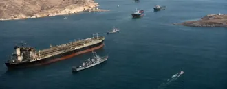 İran'dan Hürmüz Boğazı'nda 6 Gemiye Uyarı Ateşi