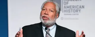 ‘Let’s Tell the Truth’: Smithsonian Head Given Standing Ovation as He Hits Back at Trump Attacks