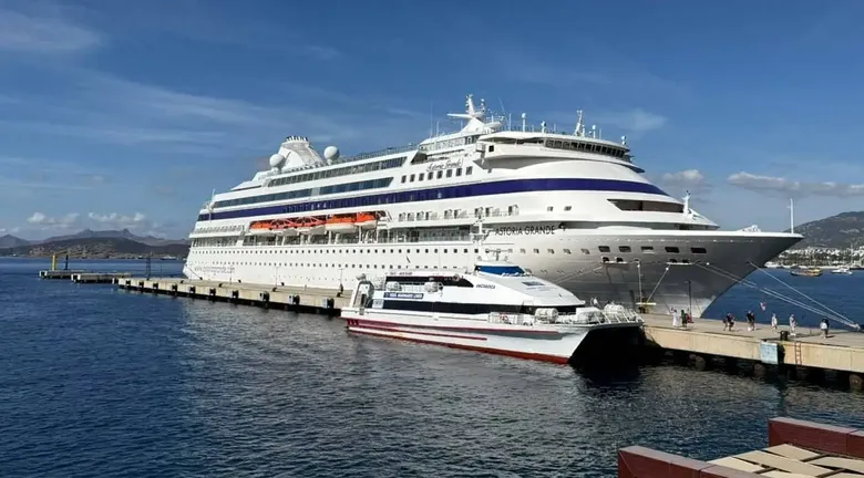 Bodrum'da Kruvaziyer Hareketliliği: 447 Turistle Limana Yanaştı