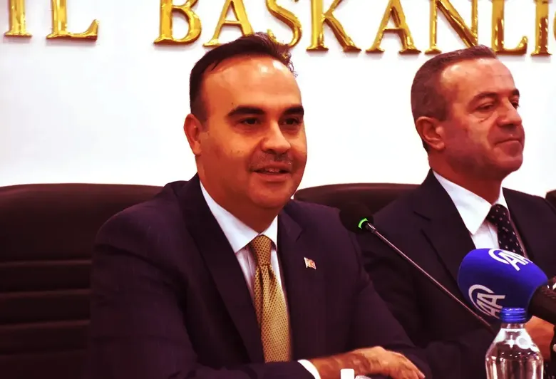 Bakan Kacır, AK Parti Hakkari İl Başkanlığı'nda konuştu: