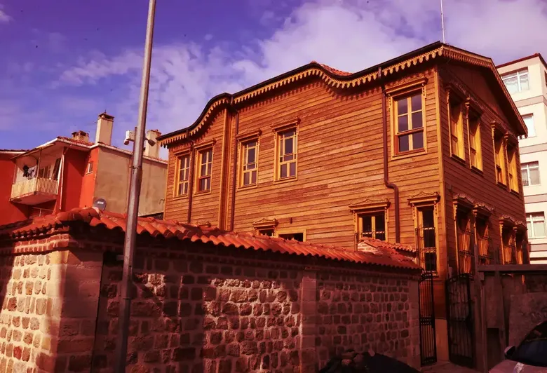 Edirne Kaleiçi'ndeki harabe konak restorasyon sonrası turizme hizmet etmeye hazırlanıyor Edirne Kaleiçi'ndeki harabe konak restorasyon sonrası turizme hizmet etmeye hazırlanıyor