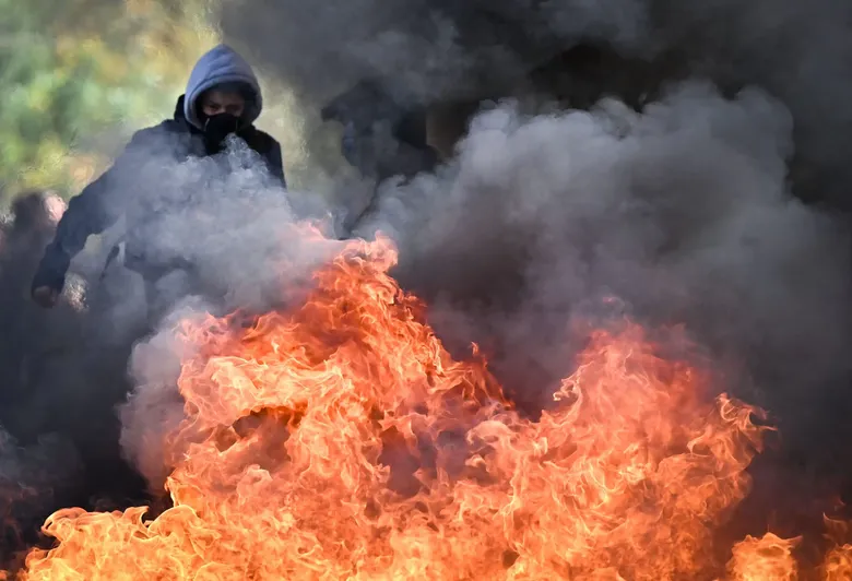 El Gobierno Francés Culpa A la Extrema de Izquierda de la Violencia Estudiantil