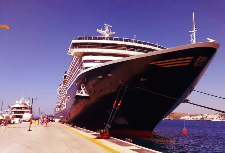 "Explora I" gemisi Bodrum'a 734 yolcu getirdi