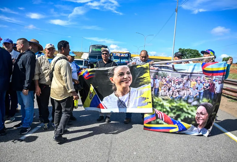 María Corina Machado, Dispuesta A Reunirse con Delcy Rodríguez para Regresar A Venezuela