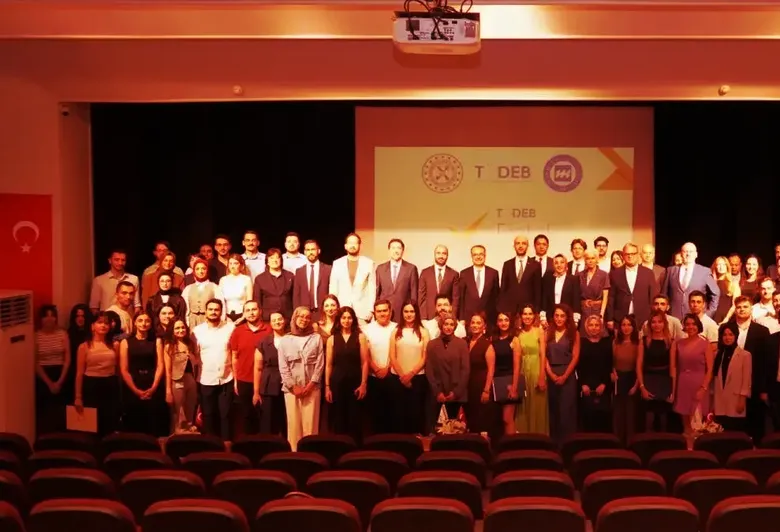 "TÖDEB Fintek Çırağı Programı" yeni mezunlarını verdi