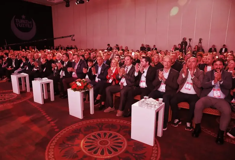 TÜRSAB 26. Olağan Genel Kurulu'nda Firuz Bağlıkaya yeniden başkan seçildi