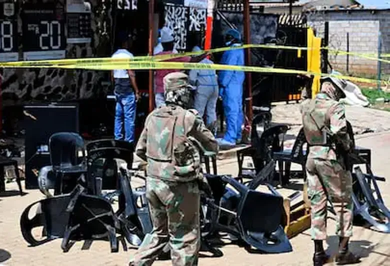 Una Ola de Tiroteos Masivos Deja Varios Muertos en Sudáfrica Este Fin de Semana