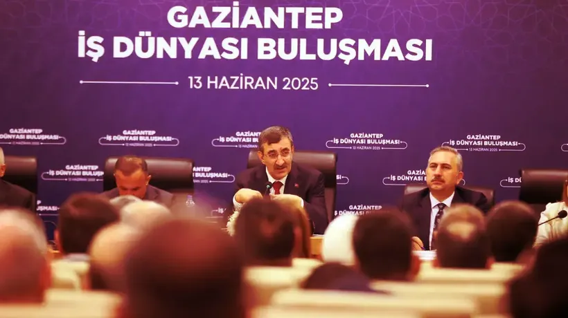 Cumhurbaşkanı Yardımcısı Yılmaz Gaziantep'te sanayicilerle bir araya geldi:
