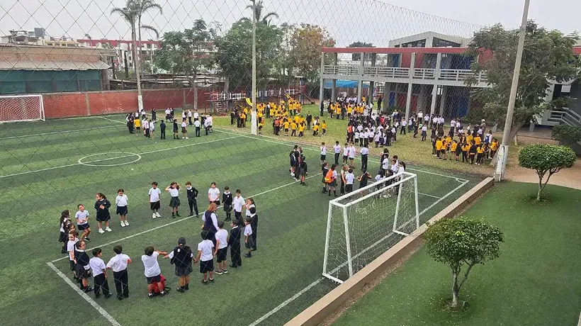 Detienen A Ocho Estudiantes De UN Colegio Militar De Perú Por Violar En Grupo A Otro Menor Con El Palo De Una Escoba