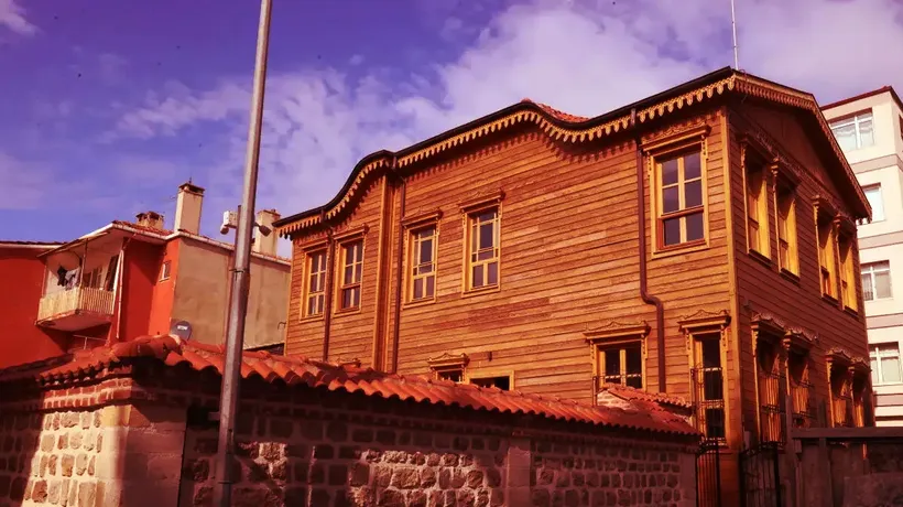 Edirne Kaleiçi'ndeki harabe konak restorasyon sonrası turizme hizmet etmeye hazırlanıyor