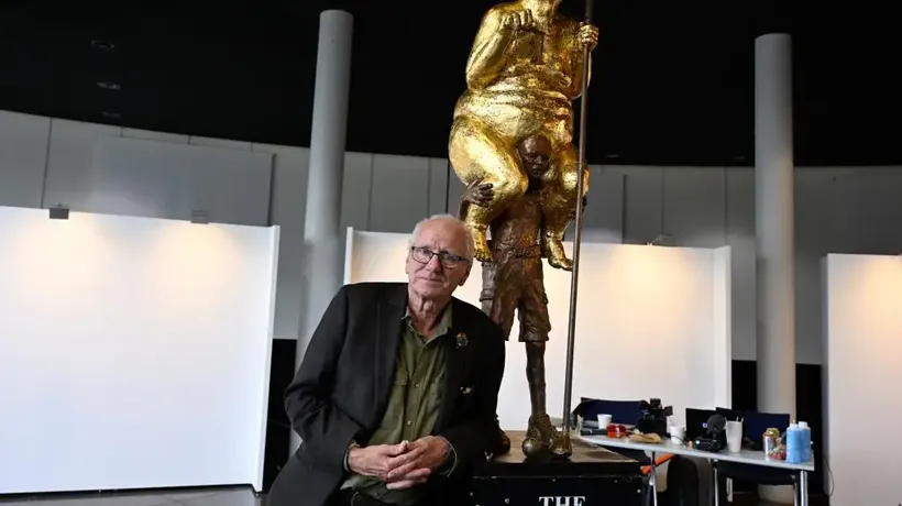 Eslovaquia Pide la Retirada Inmediata del Parlamento Europeo de una Escultura Satírica de Trump