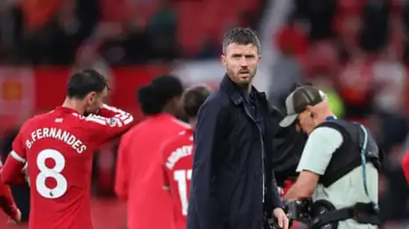 Febrile Manchester derby awaits amid growing rift between United fans and club