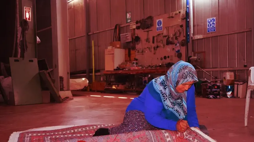 Manisa'nın Demirci ilçesinde dokunan halılar dünya pazarında ilgi görüyor