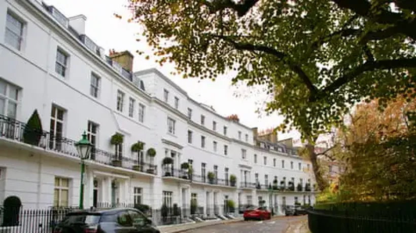 ‘People Are Deserting It’: Why Are London Mansions Struggling to Sell?