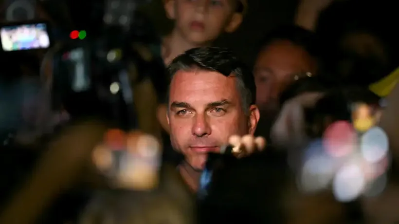 Présidentielle au Brésil : Comment Expliquer le Succès de Flavio Bolsonaro Face au Sortant Lula ?