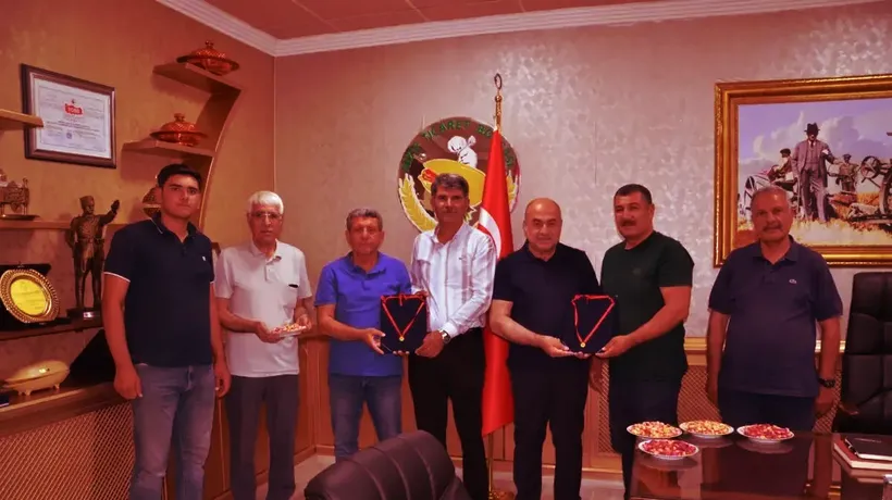 Sezonun ilk Antep fıstığı mahsulü altınla ödüllendirildi