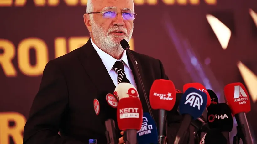  Tarım ve Orman Bakanı Yumaklı, Kayseri'de tohum dağıtım töreninde konuştu: