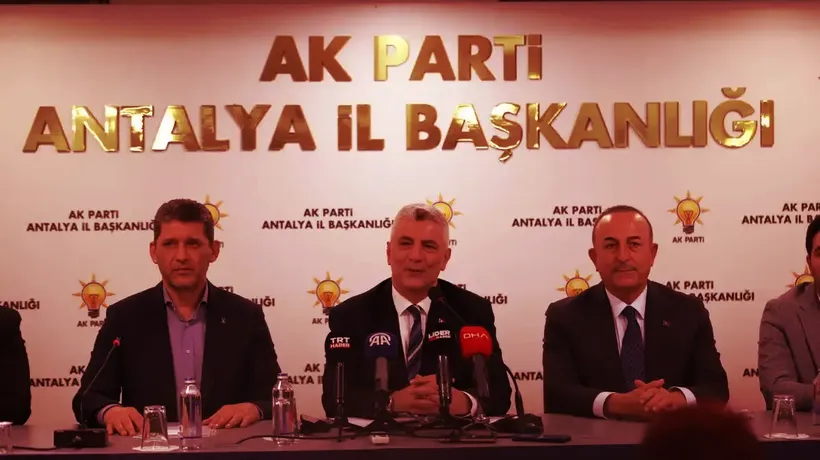 Ticaret Bakanı Bolat, Antalya'da partililerle buluştu: