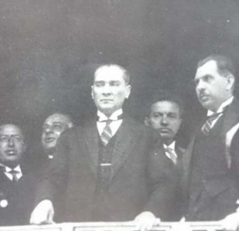 Atatürk'ün İlk Kez Yayımlanan Çarpıcı Fotoğrafları