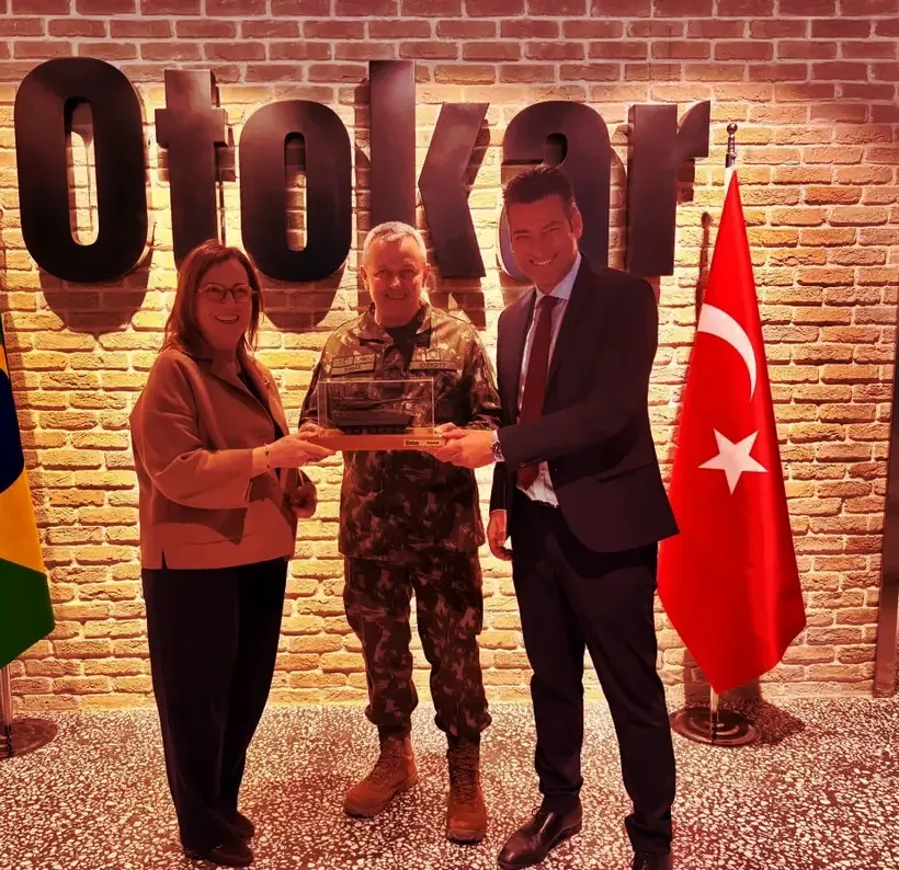 Brezilya Ordusu'ndan Türk zırhlıları için Otokar'a ziyaret Brezilya Ordusu'ndan Türk zırhlıları için Otokar'a ziyaret