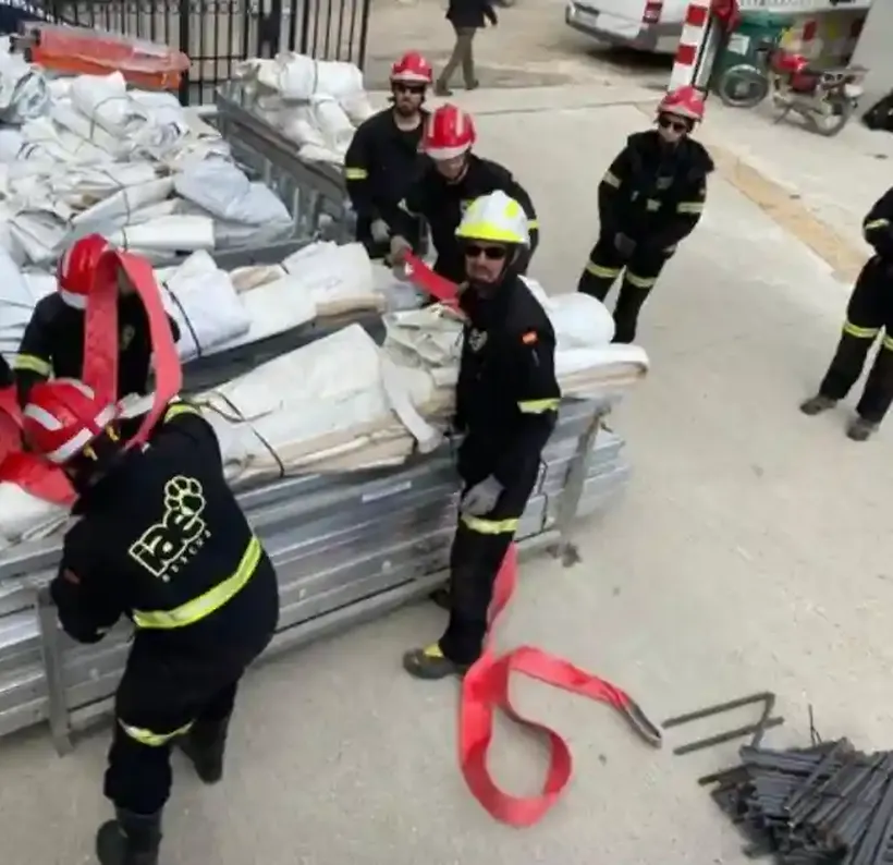 MET-GUN, curando las heridas tras el terremoto MET-GUN, curando las heridas tras el terremoto