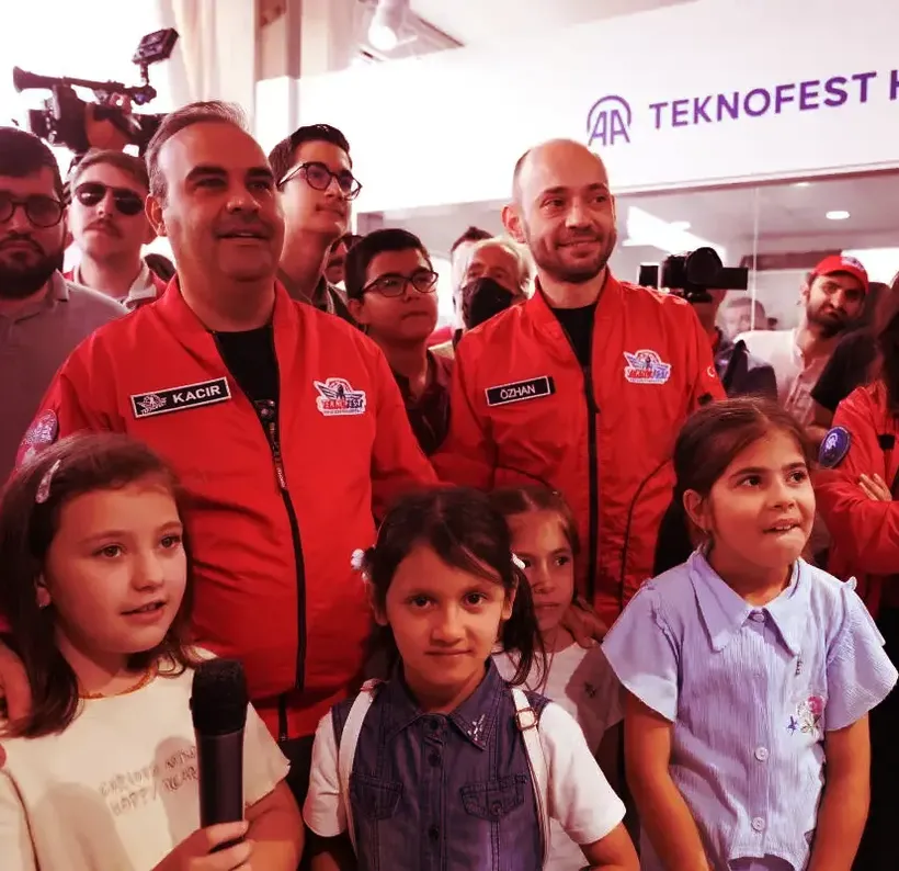 Sanayi ve Teknoloji Bakanı Kacır, TEKNOFEST İstanbul'da AA standını ziyaret etti: Sanayi ve Teknoloji Bakanı Kacır, TEKNOFEST İstanbul'da AA standını ziyaret etti:
