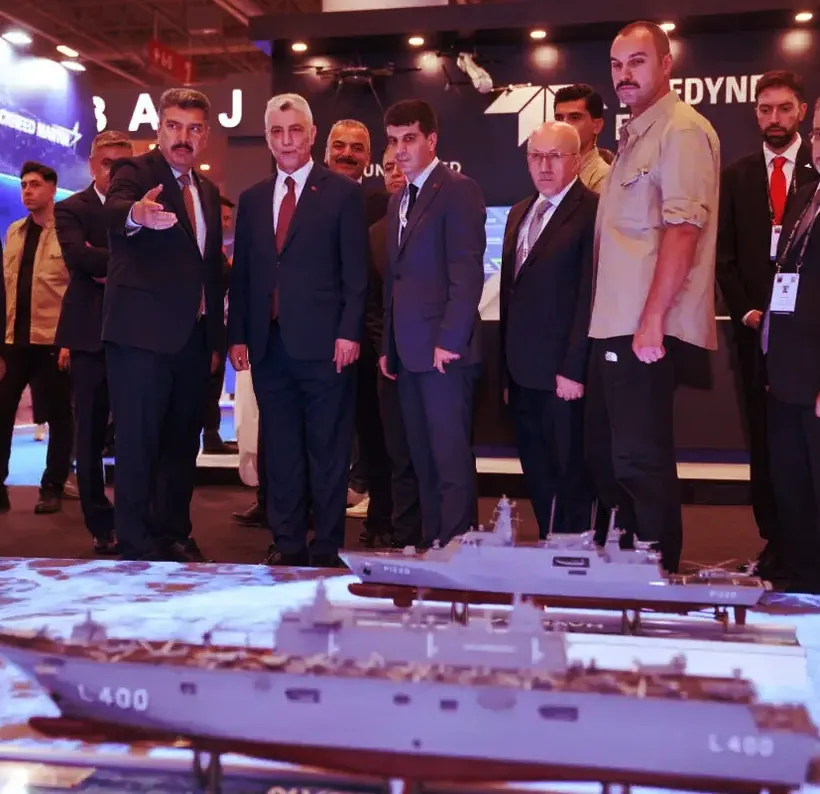 Ticaret Bakanı Ömer Bolat, IDEF 2025'i ziyaret etti: