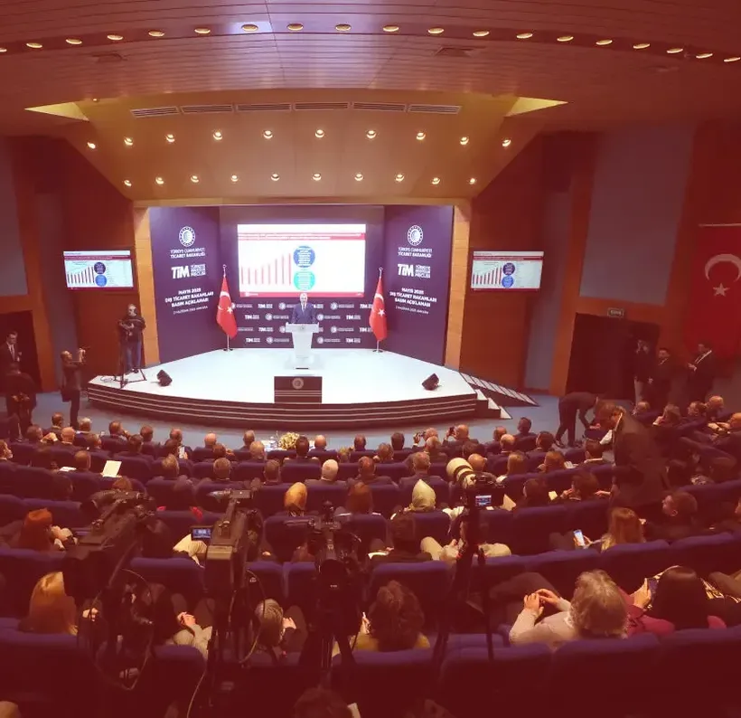 Ticaret Bakanı Ömer Bolat, mayıs ayı dış ticaret verilerini açıkladı: (1) Ticaret Bakanı Ömer Bolat, mayıs ayı dış ticaret verilerini açıkladı: (1)