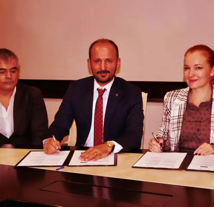 Trabzon'da marina yapılması amacıyla işbirliği protokolü imzalandı Trabzon'da marina yapılması amacıyla işbirliği protokolü imzalandı