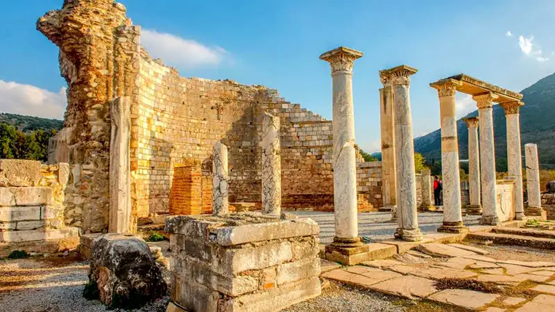Efes Antik Kenti'nde Bizans Sarayı Gün Yüzüne Çıkarılıyor