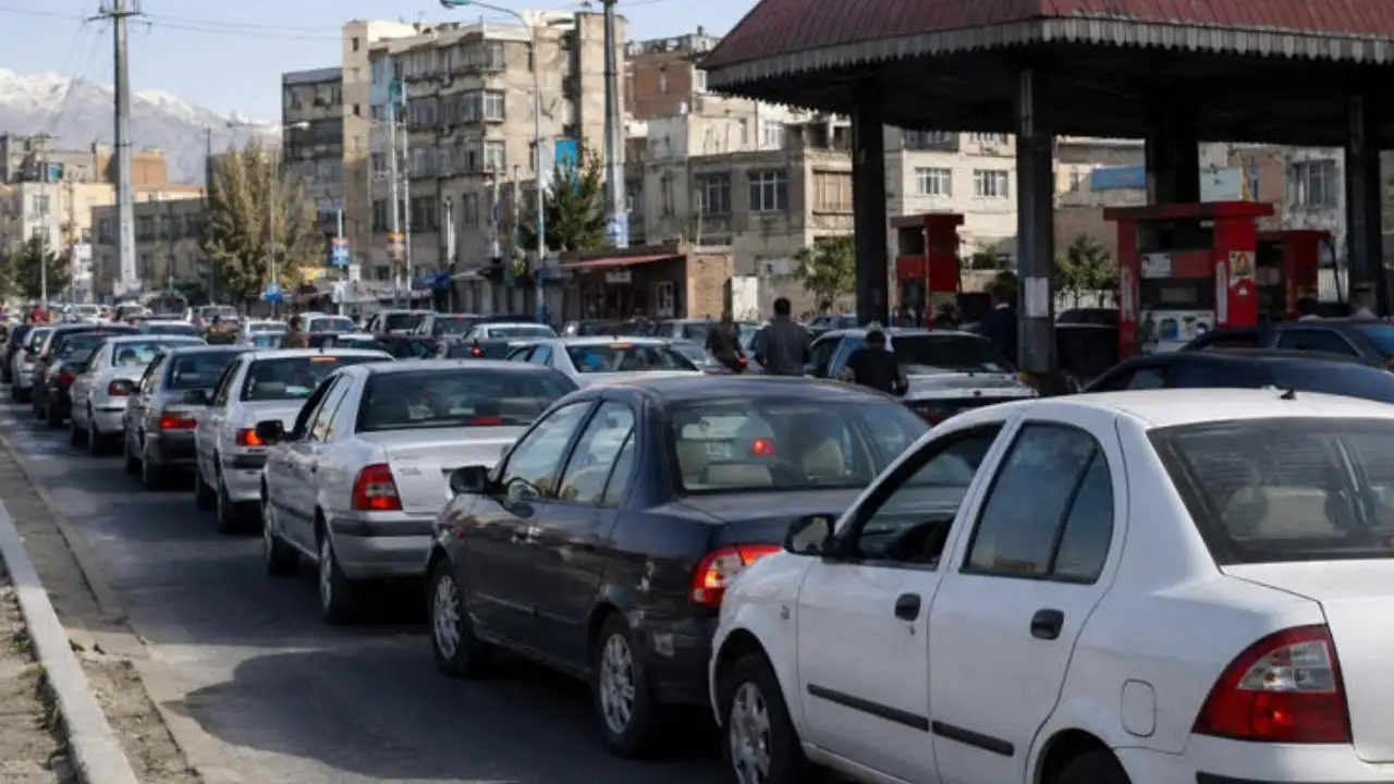 İran’da Yakıt ve Fiyat Krizi Derinleşiyor: ABD Ablukası Ekonomiyi İçeriden Vuruyor