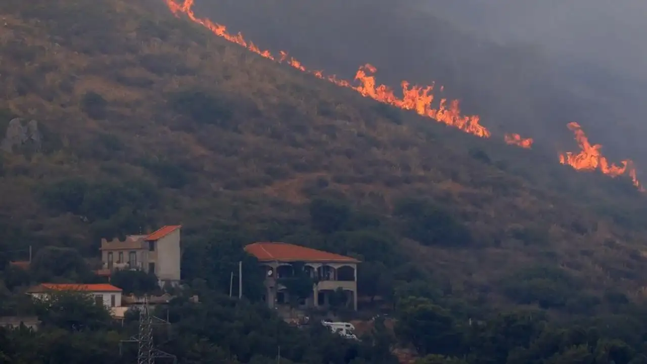 İtalya'da Orman Yangını: 200 Kişi Tahliye Edildi